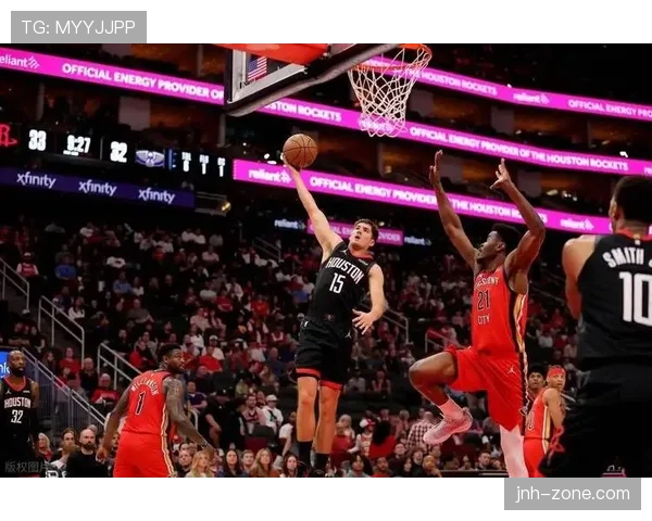 埃文·莫布里内线封盖提升防守强度，季后赛防守效率明显拉开差距