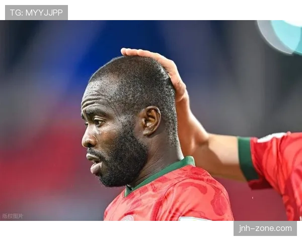 拉莫斯连续关键战头球破门，防守型中卫变身进攻支点