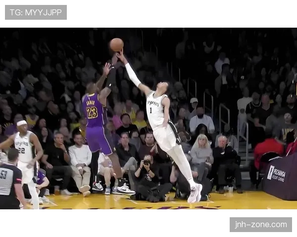 安东尼·戴维斯挡拆制造错位显著提升湖人内线得分效率